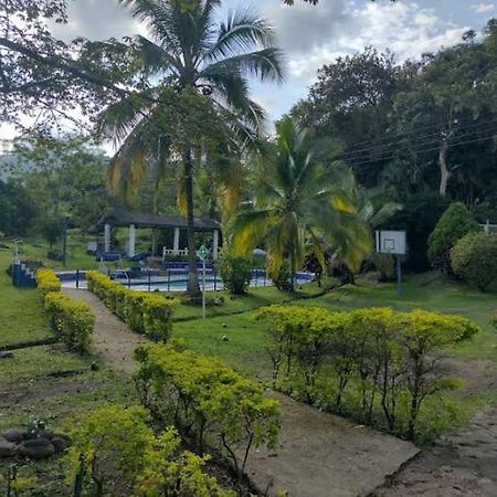 Hotel Campestre El Salitre ビジェータ エクステリア 写真